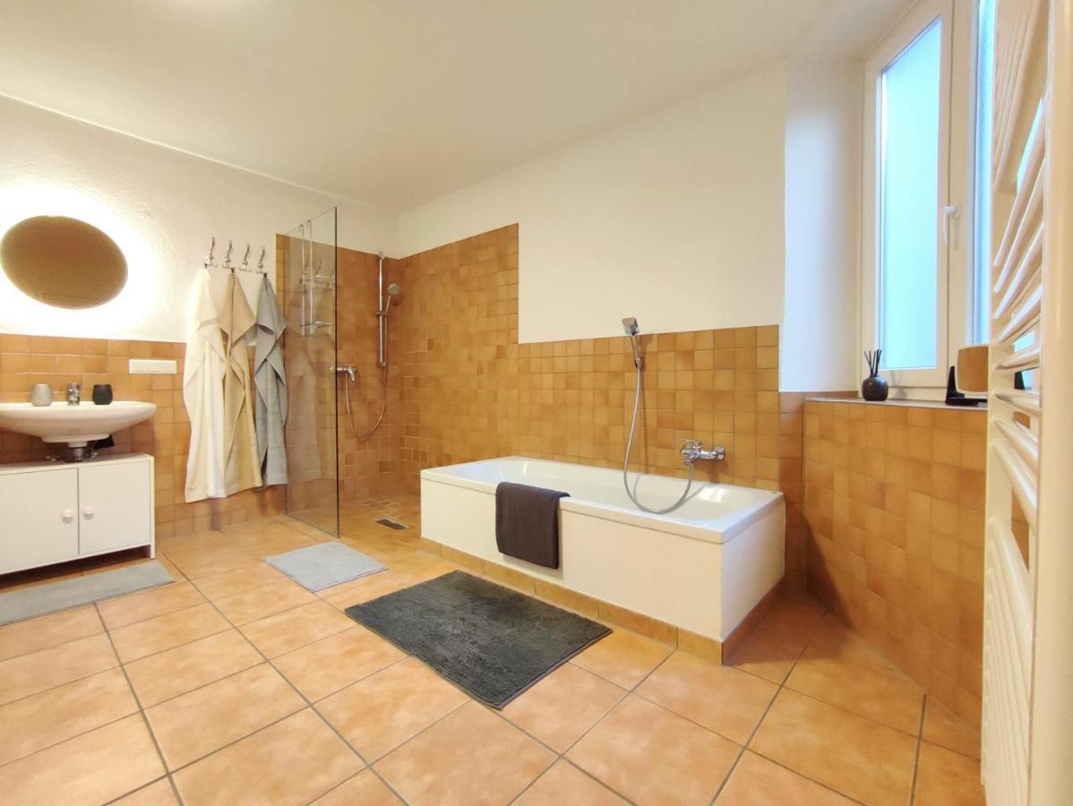 Haus Mediterran - Gemuetliches Ferienhaus 130 M² Fuer Max. 7 Personen Mit Balkon Und Garten Am Bodensee Radolfzell am Bodensee Bagian luar foto